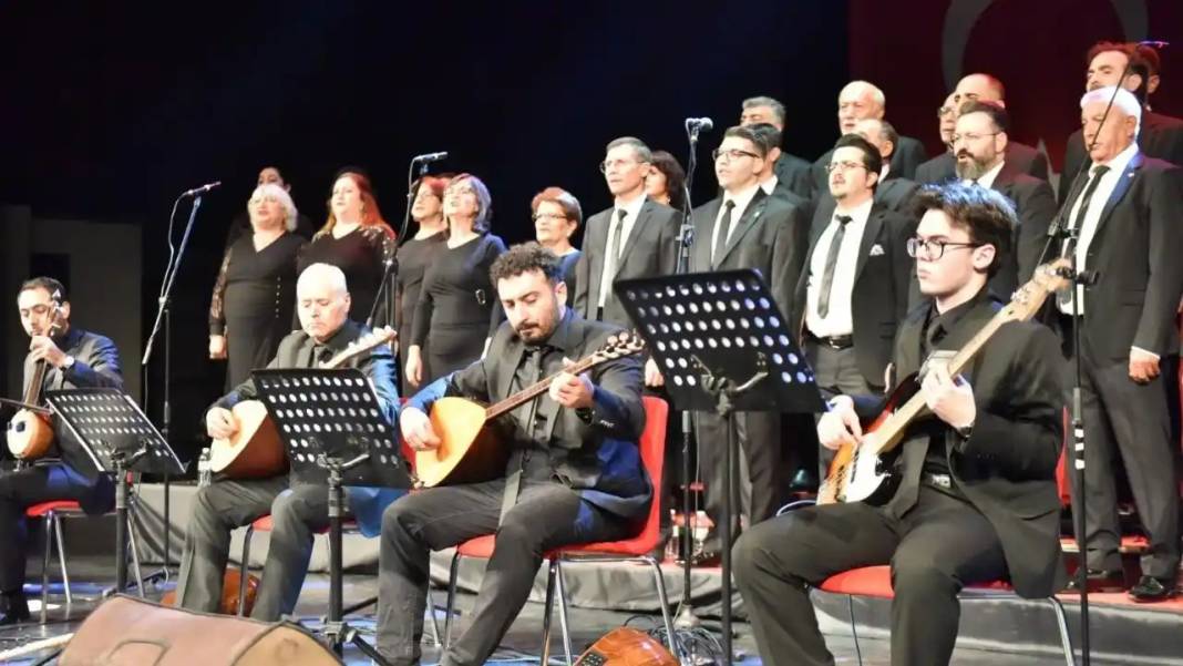 Antalya’da 40 Kişilik Koro Öğretmenler İçin Söyledi 5